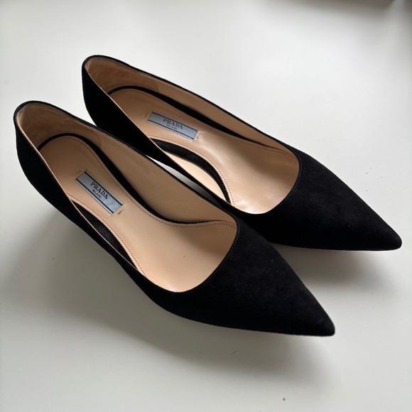 Prada heels - Picture 1 of 8